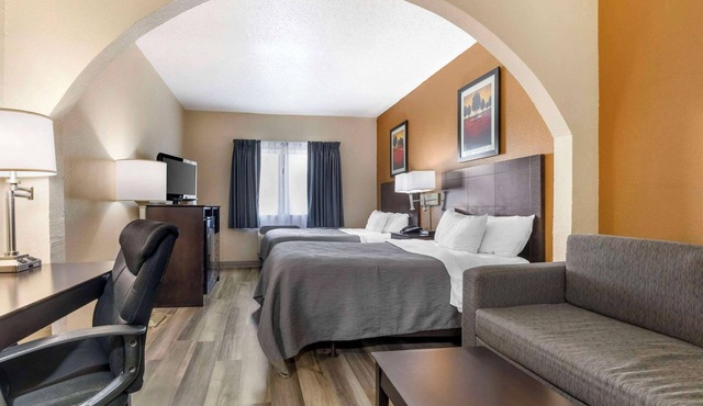 Quality Inn & Suites Wichita Falls I-44