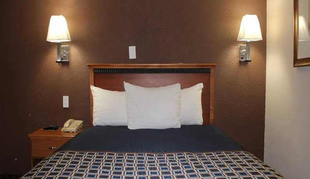 Queen Bed Non-Smoking