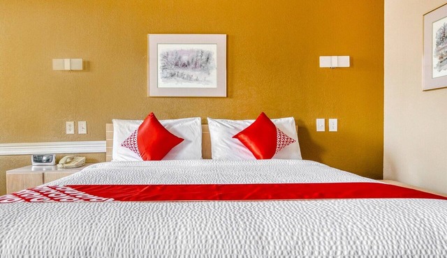Queen Bed | Non smoking