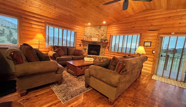 Quiet Cabin with Mountain Views