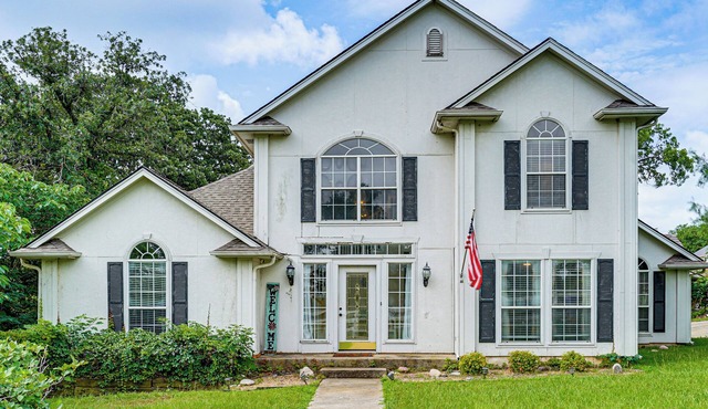 Quiet Countryside Home, 5 Mi to Lake Arlington!