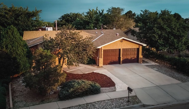 Quiet Home in NE Albuquerque - No Cleaning Fee