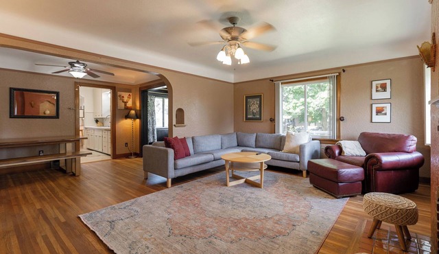 Rare 2 King Beds - Comfort Stay in Prime Location