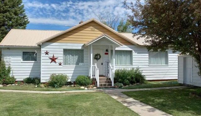 Raspberry House is a farmhouse retreat in Beautiful Georgetown Idaho.