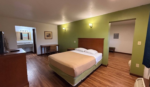 Relax Inn & Suites