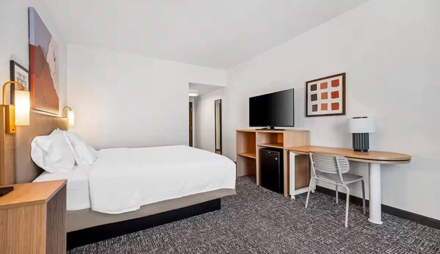 Relaxing Guest Room w/Easy Access to Medical Centers – Great for Medical Visits