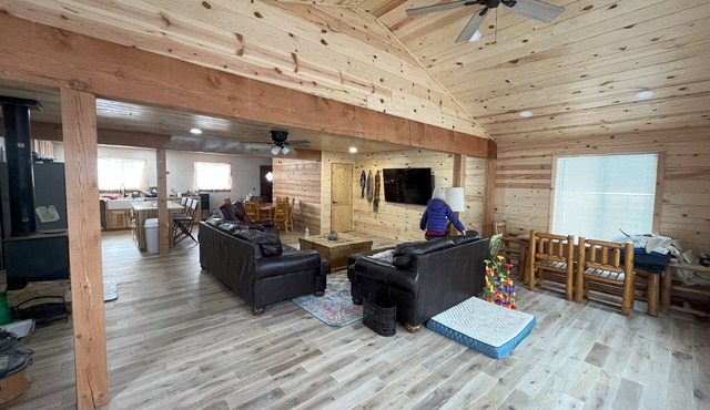 Relaxing Santee Hunting Cabin!