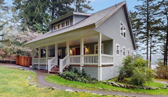 Renovated, dog-friendly home with hot tub, fire pit and sound views