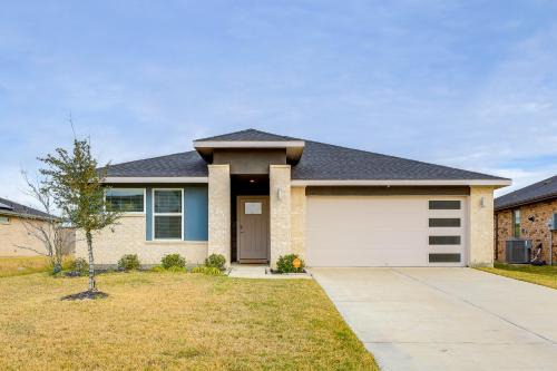 Resort Perks & Private Yard: Brookshire Retreat