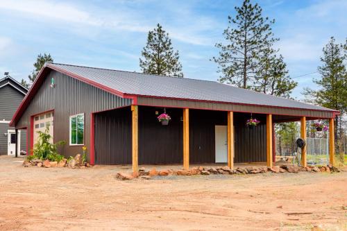 Retreat with Indoor Swim Spa, Access to Clear Lake