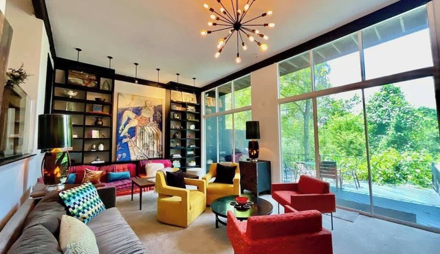 Retro Meets Wild on Buffalo Bayou w/60's Elegance