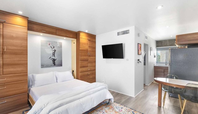 Retro-Modern Hideout in DTPH – Walkable + Pool in Phoenix