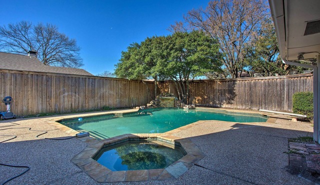 Richardson Home w/Pool, Hot Tub & Arcade Games