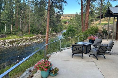 River Pines Inn