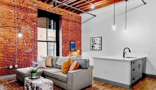 Riverfront Loft-Steps from Arch, Stadium & Convention Center