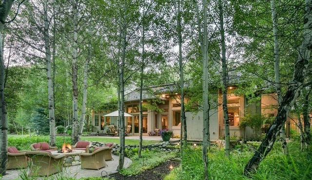 Riverfront Rainbow Bend Estate with Hot Tub in Ketchum