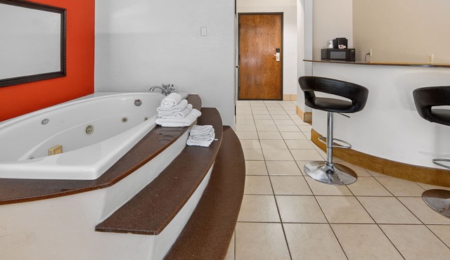 Robinson Inn and Suites