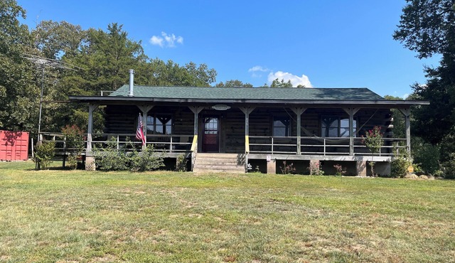 Royal Cabin between Lake Quachita and Hot Springs