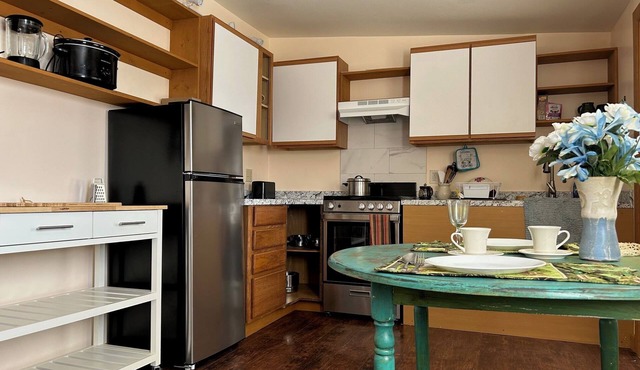 Rustic 1-bedroom studio in Emigrant near Yellowstone N.P. and Chico Hot Springs in Emigrant
