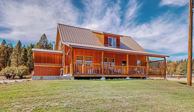 Rustic Cabin w/Decks & Hot Tub in Garden Valley!