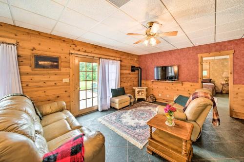 Rustic Keosauqua Gem: Fire Pit & Lake Sugema Views