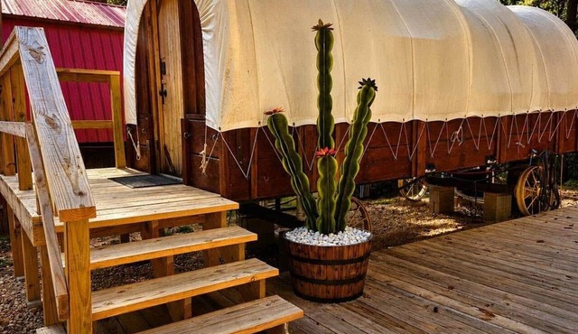Rustic Wagon Glamping Hot Tub