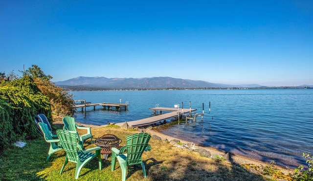 Sagle Lakefront Escape: Private Beach Access!