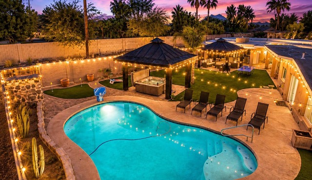 Scottsdalestays 11BR The Royal Palms Estate-Big Pool, Spa, Pickleball.