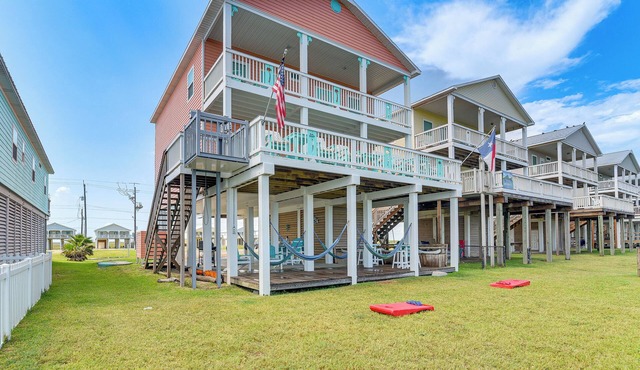 'Sea Shell Chalet': Oceanfront Surfside Beach Gem