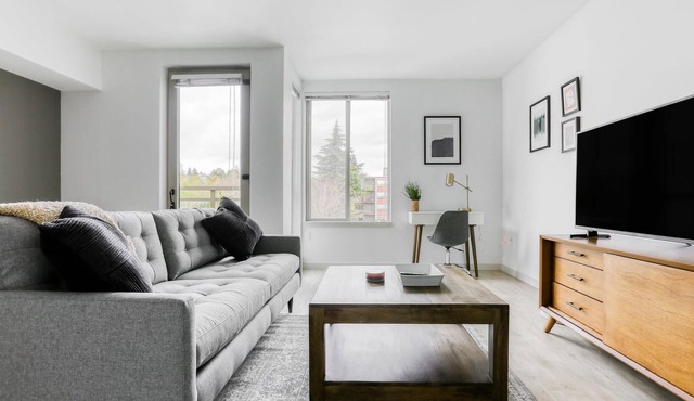 Seattle 1 Bedroom in Funky Fremont District