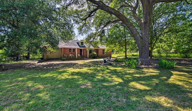 Secluded Baton Rouge Area Hideaway w/Lawn!