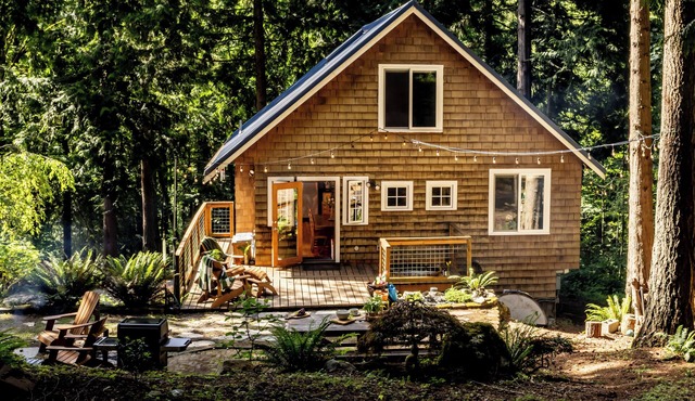 Secluded Forest Cabin w/Hot Tub & Fire Pit