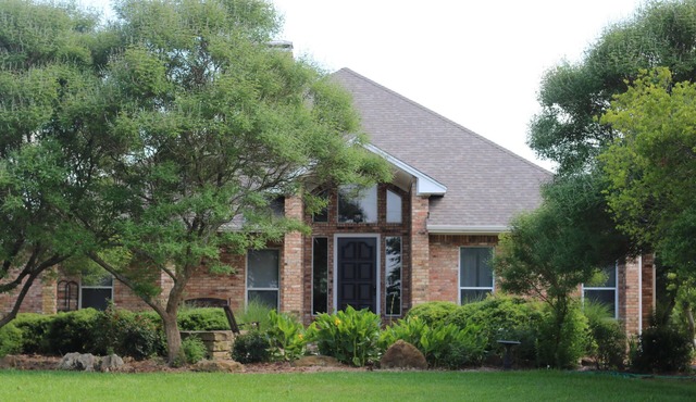 Secluded Ranch House with Private 4 Acre Pond