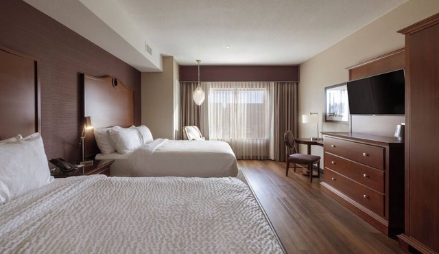 Serene Escape with Yoga, Art, Parks & Local Flavor Nearby - 2 Rooms