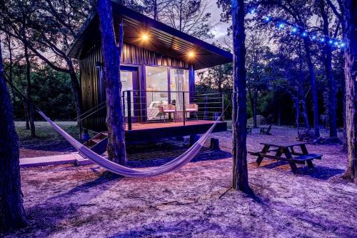 Serene Woodland Cabin Oasis near Trinity River in Texas