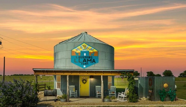 Silo House At Laughing Llama Farm