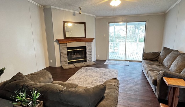 Simple city Mid term stay. Close to West Monroe sports complex & IKE Hamilton