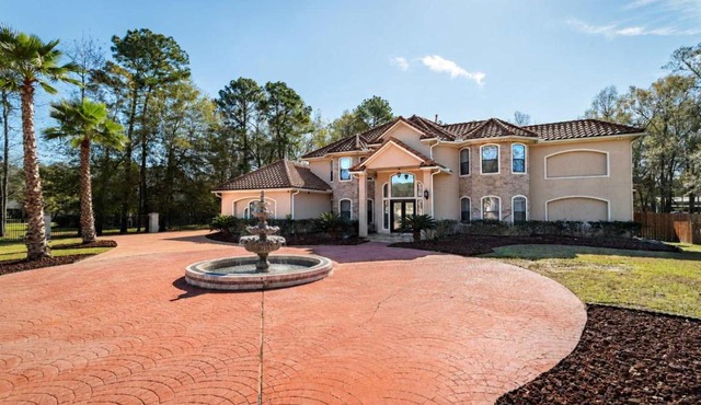 Sleeps 16 - Pool - Slide - Family Retreat