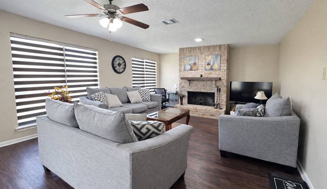 Sleeps 8 w Parking Fern Valley Retreat