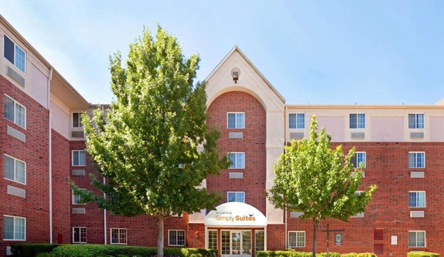 Sonesta Simply Suites Arlington Entertainment District