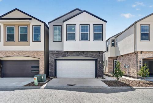 Sophisticated Home Office Galleria & NRG