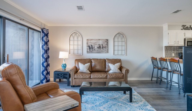 South Shore 1 bdrm! Gameroom! MiniGolf, 2 pools, pickleball, tennis, etc!