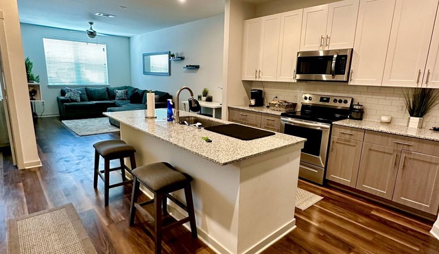 Spacious 1bd Apartment in Aubrey
