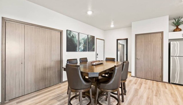 Spacious 2 bed 2 bath apt by Downtown Spokane!