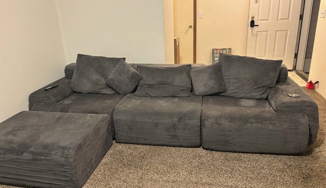 Spacious 2-Bedroom. Attached Garage, Fenced Yard & Patio, Close to Everything