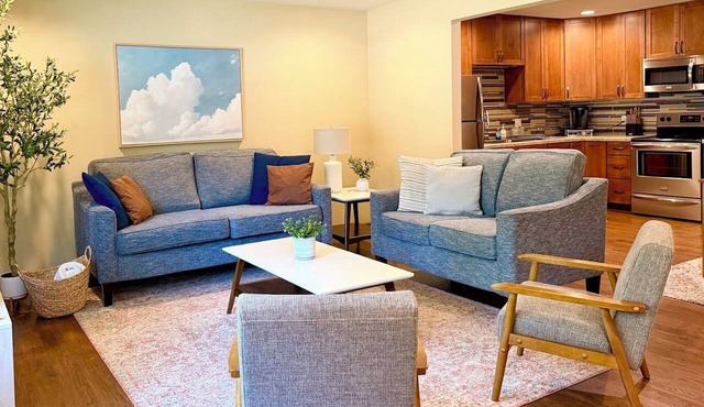 Spacious 2BR Condo & Garage + Perfect for Families + Walk to Dordt & Siouxnami