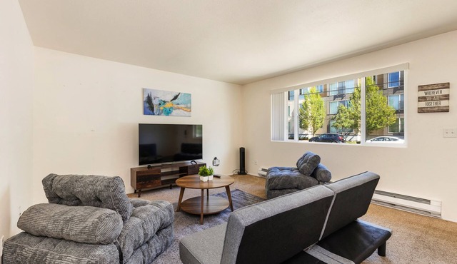 Spacious 2BR Duplex | Family & Group Friendly
