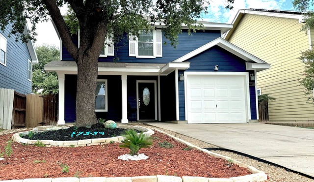 Spacious 3BR Home, Roku TVs in Every Room, Fast WiFi, Quiet Area