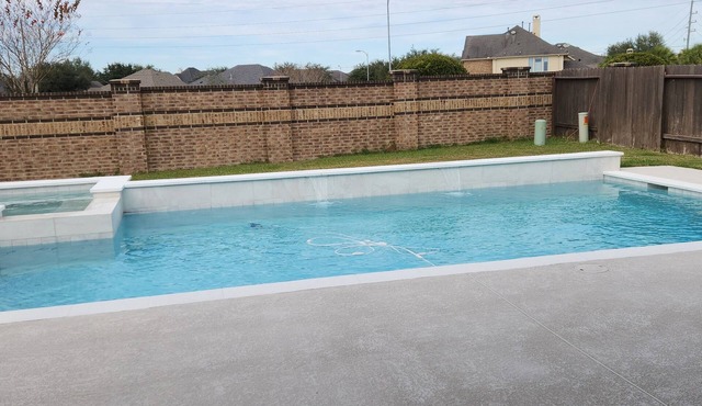 Spacious 5-bedroom and 3-bathroom house in pleasant Katy.