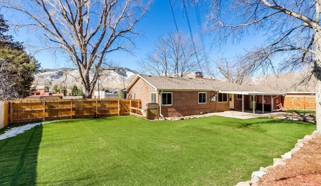 Spacious 5BR Golden House with Large Communal Backyard with BBQ & Games